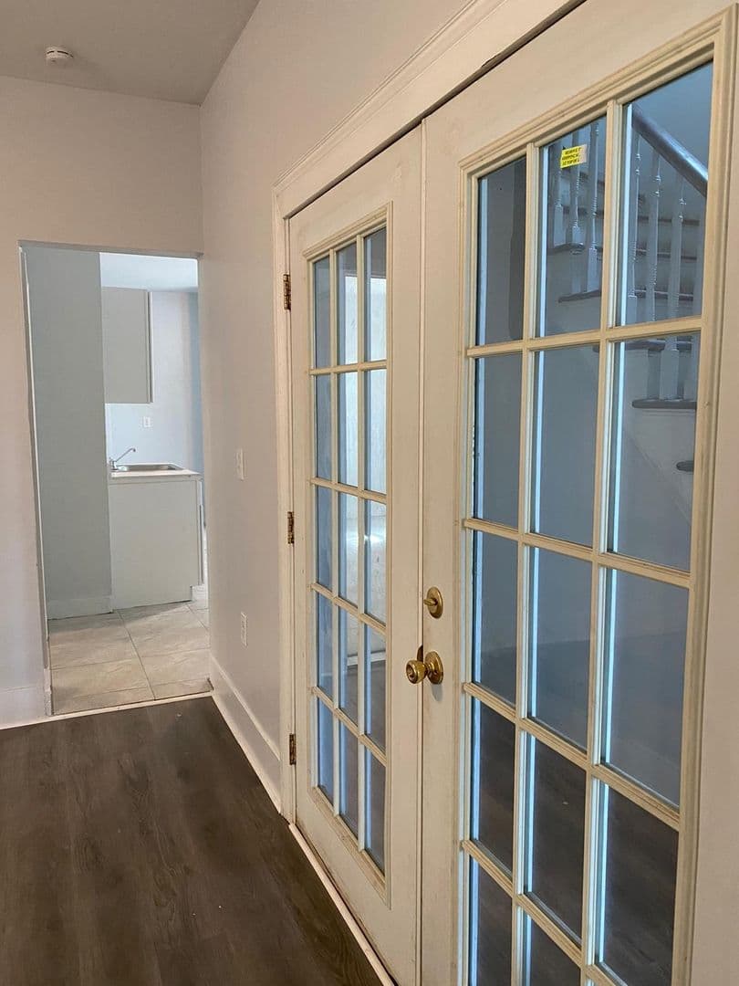 New Haven Apartment: 13 Hallock Street