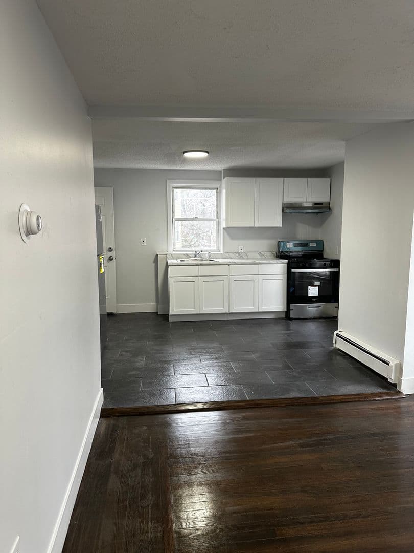 New Haven Apartment: 57 Thompson Street