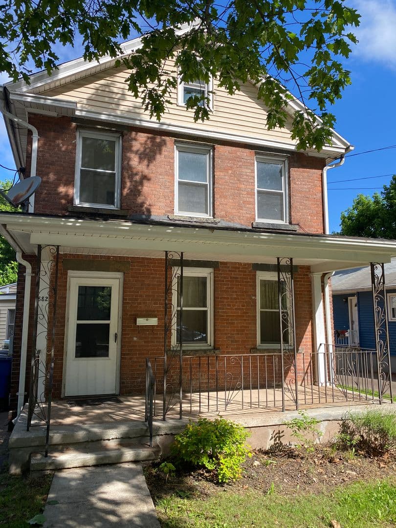 New Haven Apartment: 882 Quinnipiac Ave