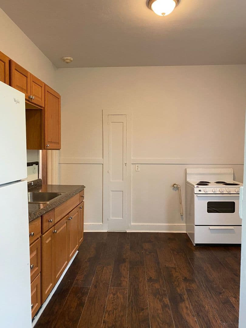Meriden Apartment: 109 West Main Street