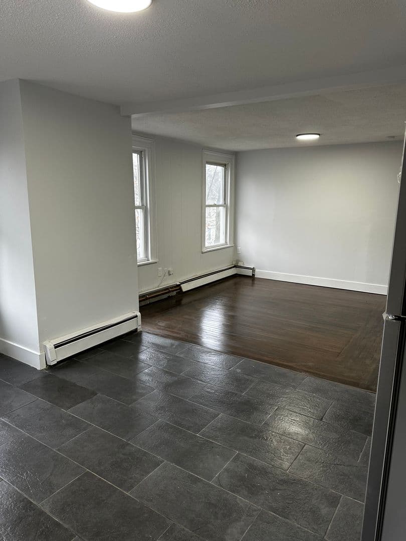 New Haven Apartment: 57 Thompson Street
