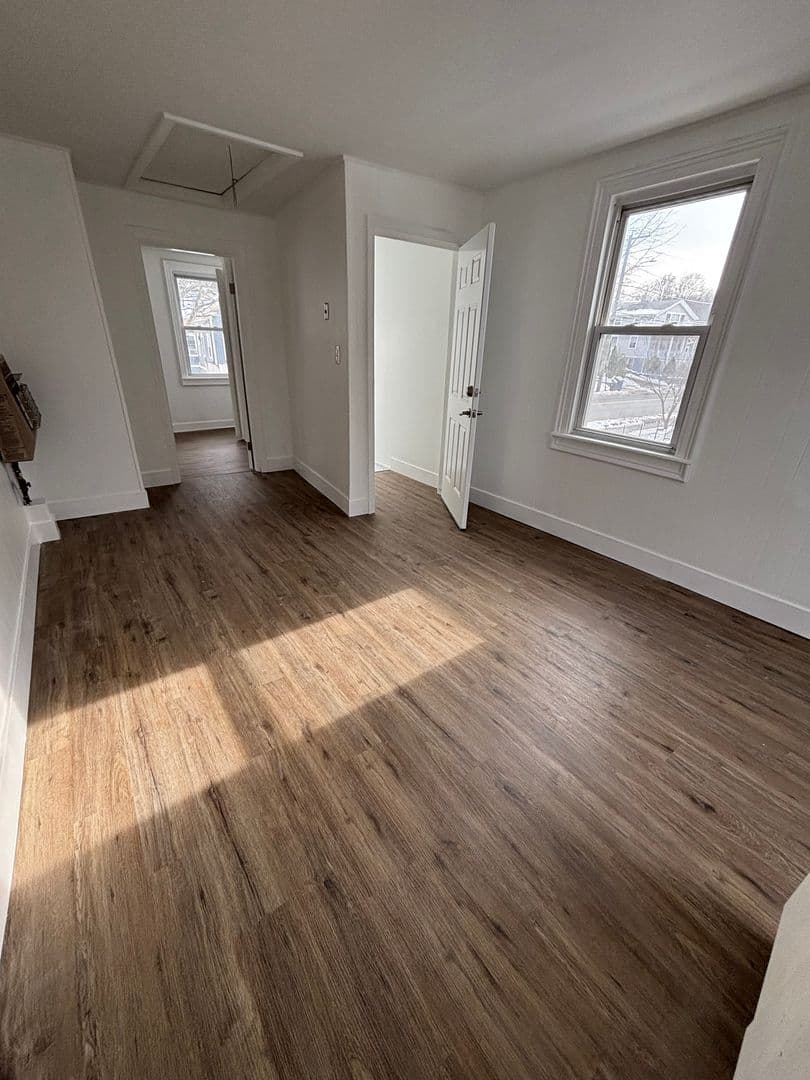 New Haven Apartment: 882 Quinnipiac Ave