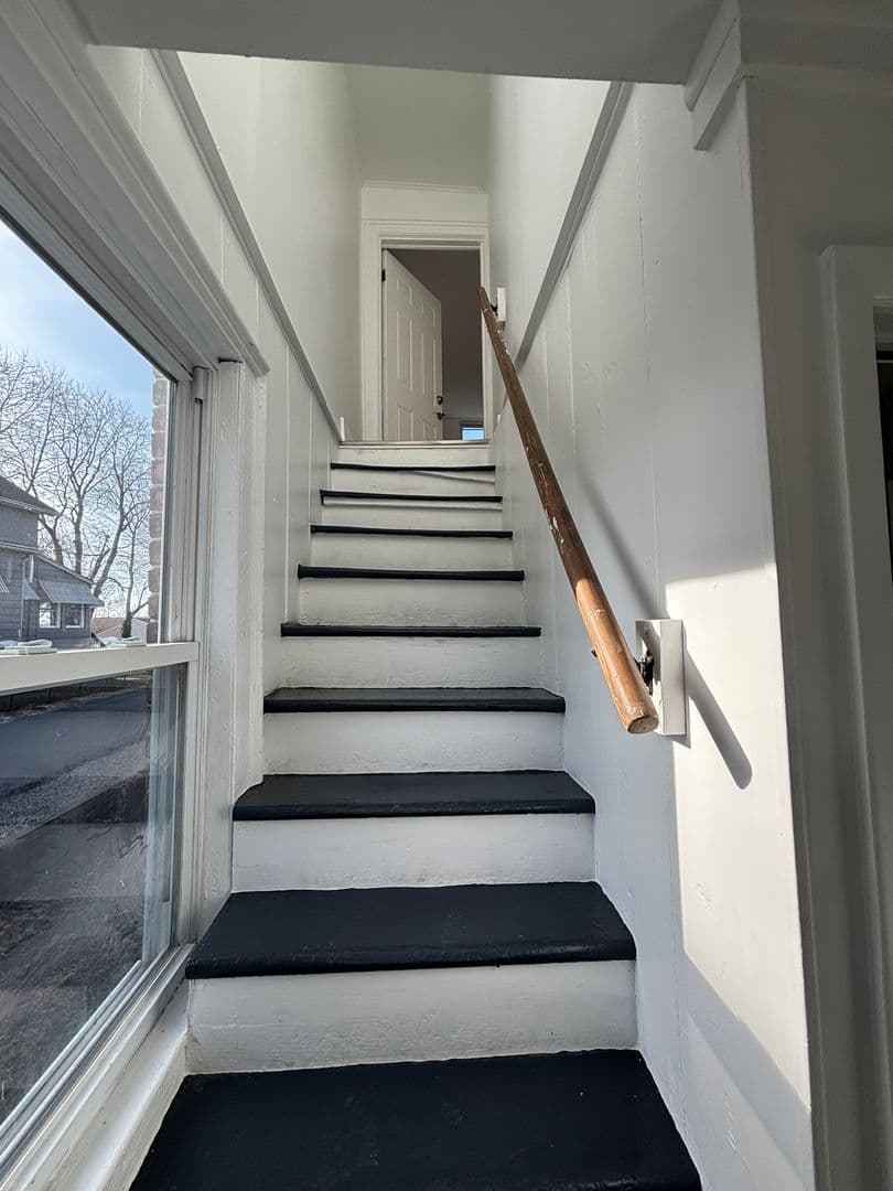 New Haven Apartment: 882 Quinnipiac Ave