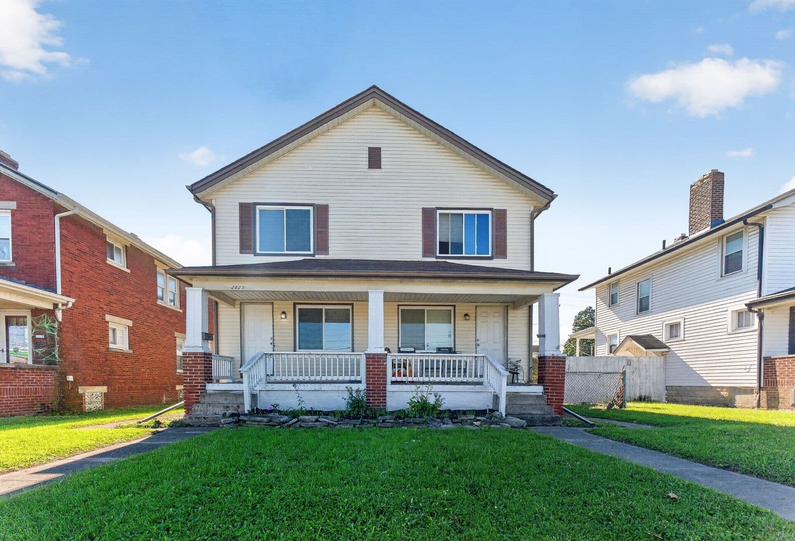 Columbus Apartment: 2823-2825 Sullivant Ave