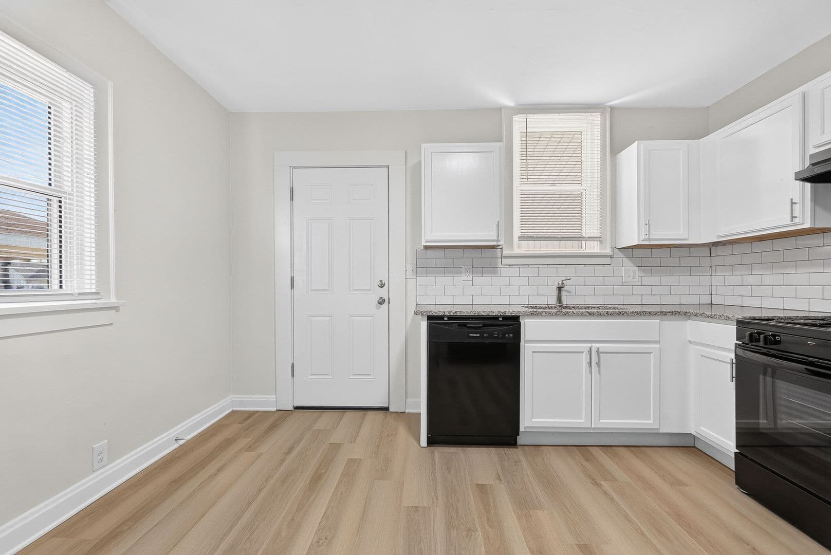 Columbus Apartment: 2823-2825 Sullivant Ave