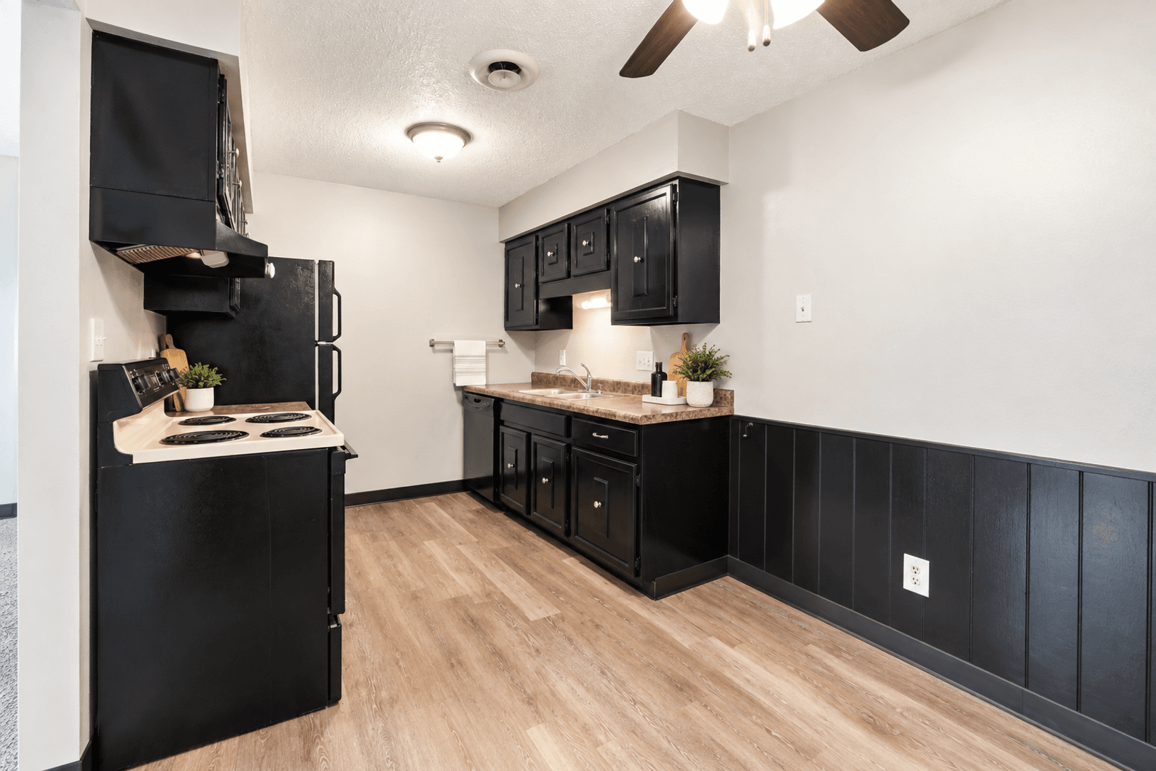 Cedar Falls Apartment: 2206 Thunder Ridge Blvd