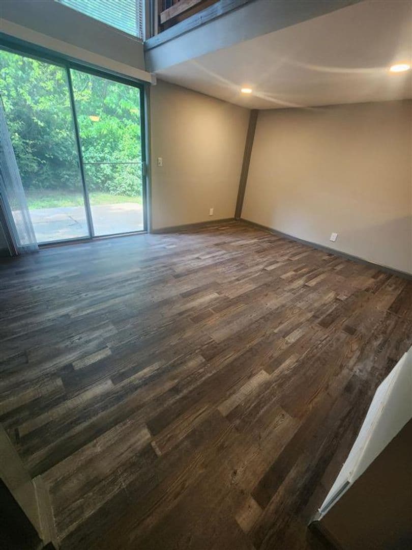 Omaha Apartment: 3816 109th Plaza
