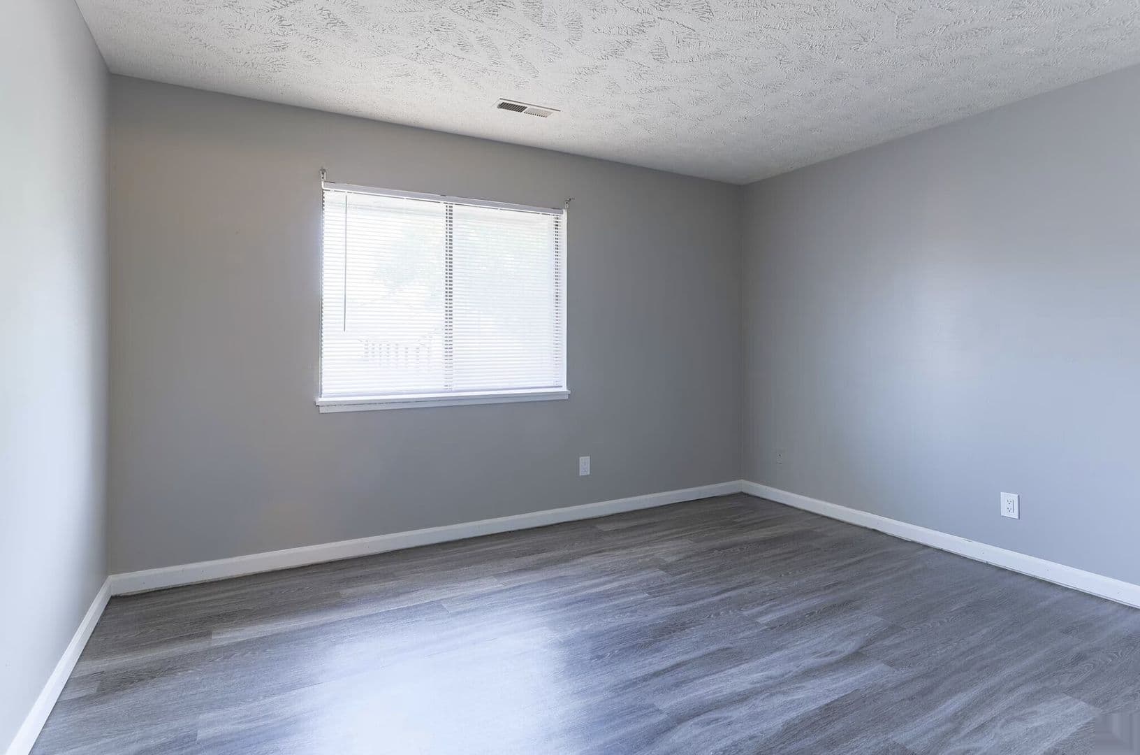 Omaha Apartment: 10505 Evans Plaza