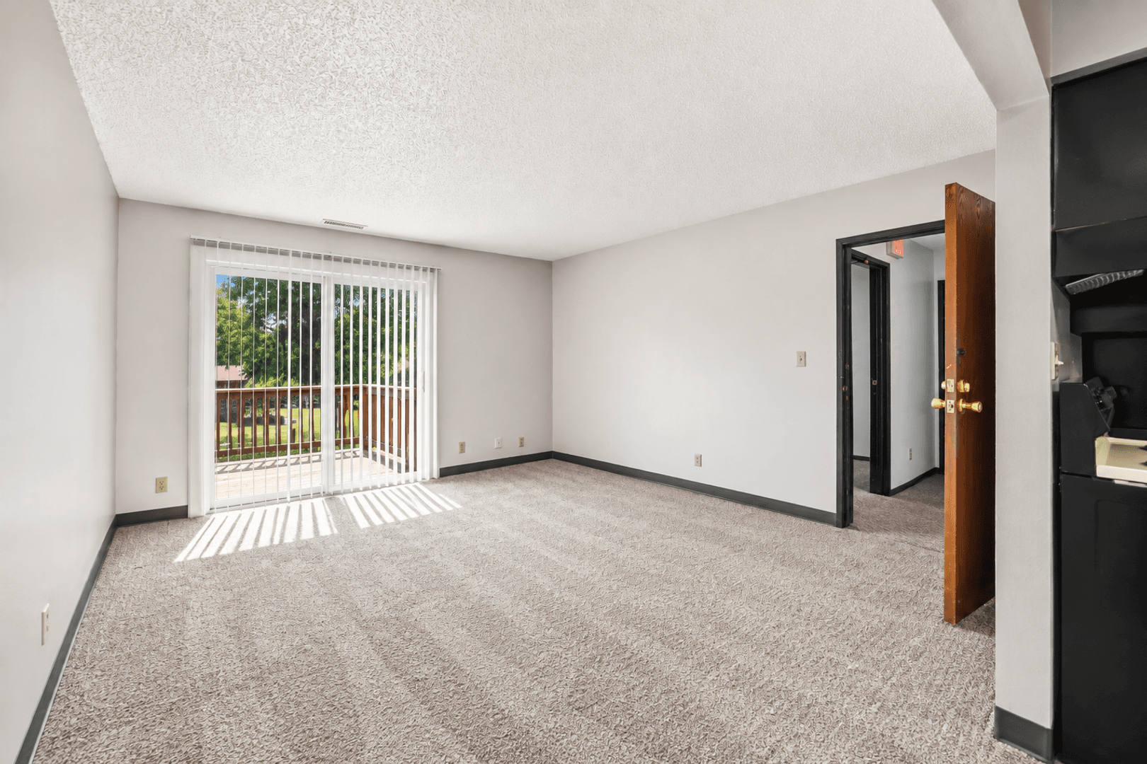 Cedar Falls Apartment: 2206 Thunder Ridge Blvd