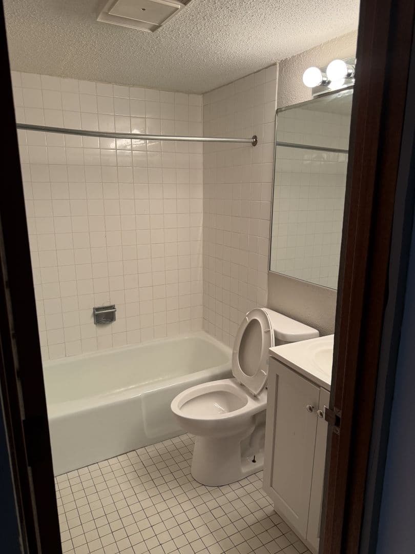 Waterloo Apartment: 1040-1138 Patrick Court