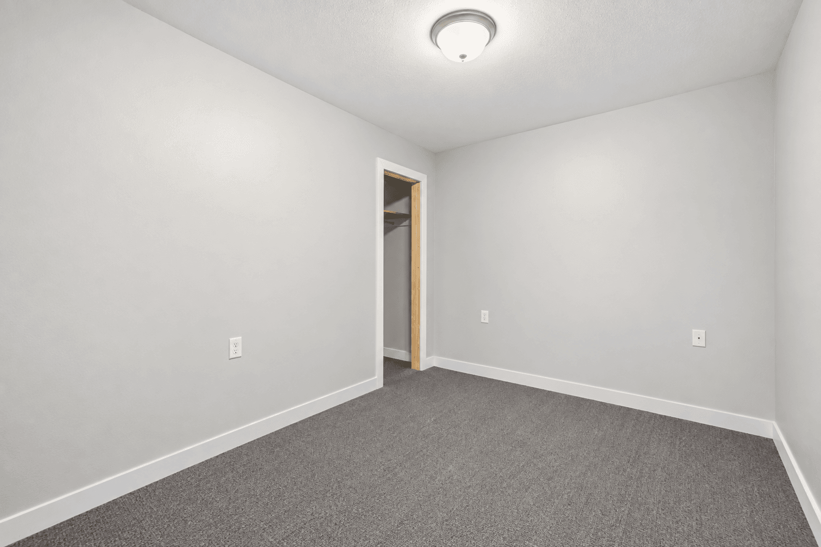 Cedar Falls Apartment: 2112 Merner Ave