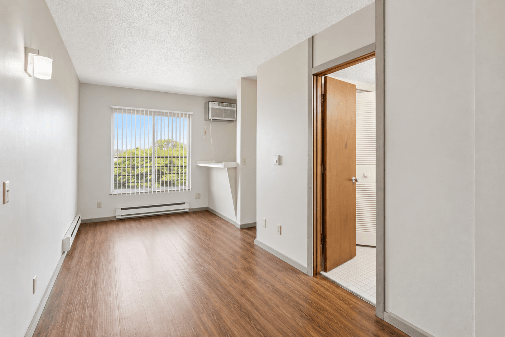 Waterloo Apartment: 1040-1138 Patrick Court