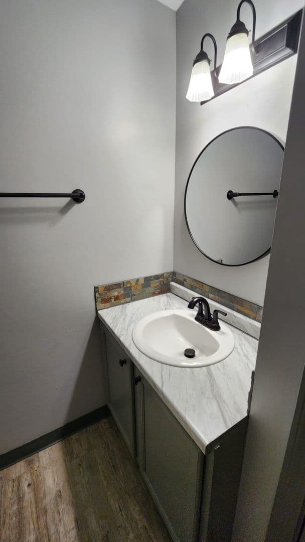 Omaha Apartment: 3816 109th Plaza