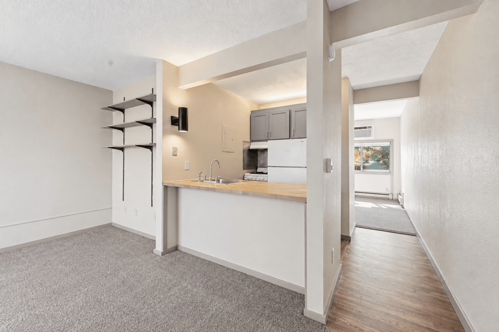 Waterloo Apartment: 1040-1138 Patrick Court