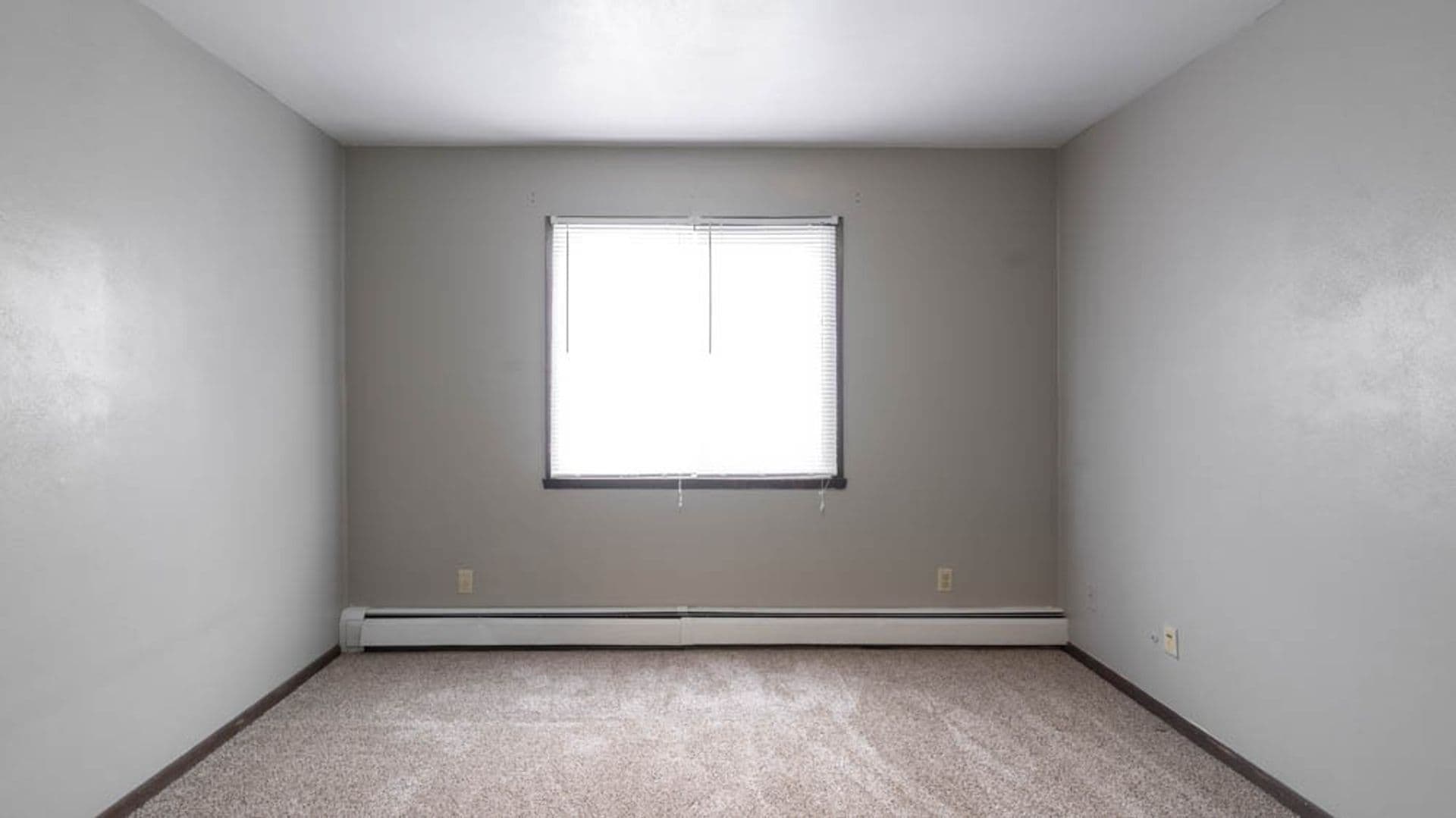 Waterloo Apartment: 3419-3421 Kingswood Pl