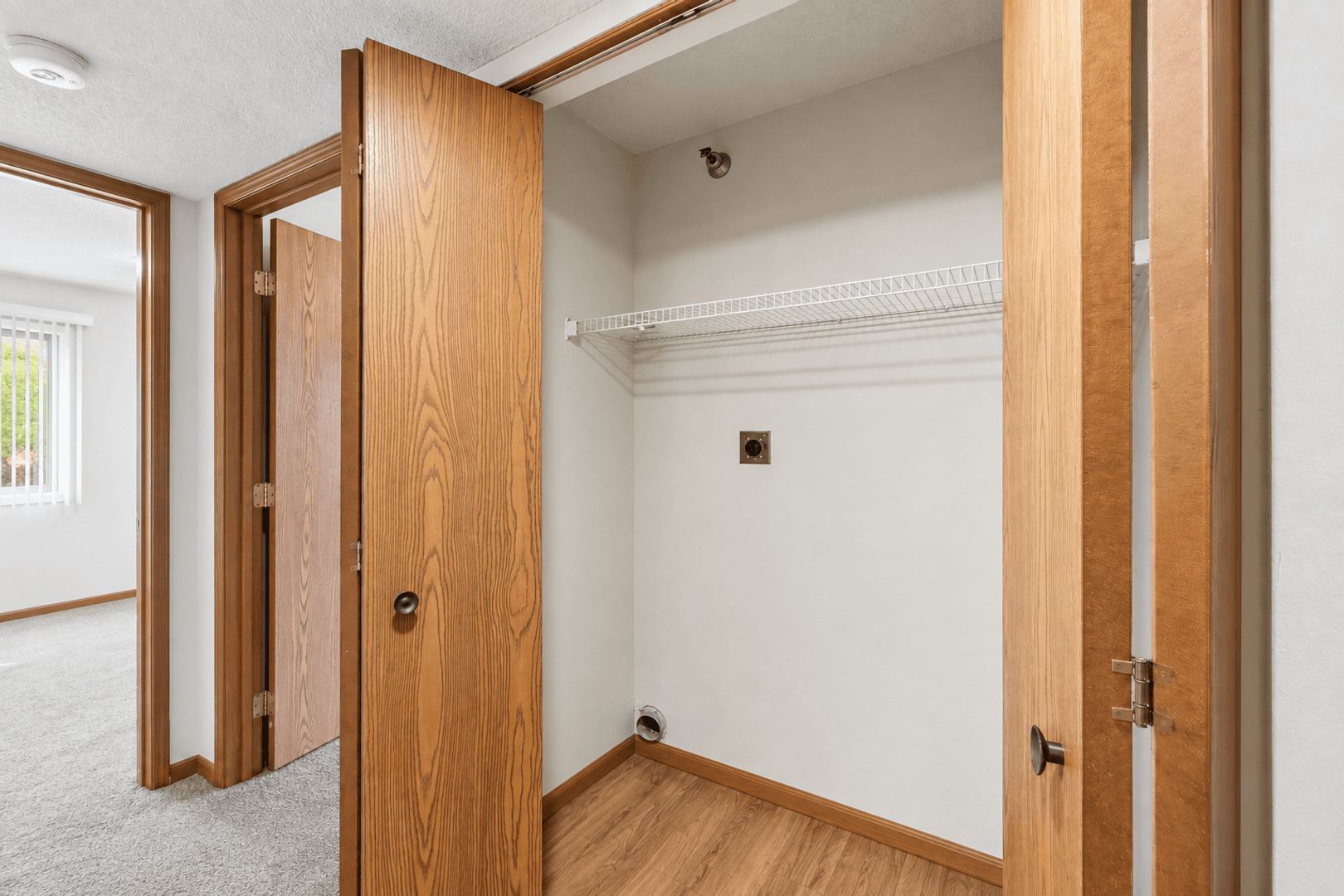 Waterloo Apartment: 3855 Pineview Place