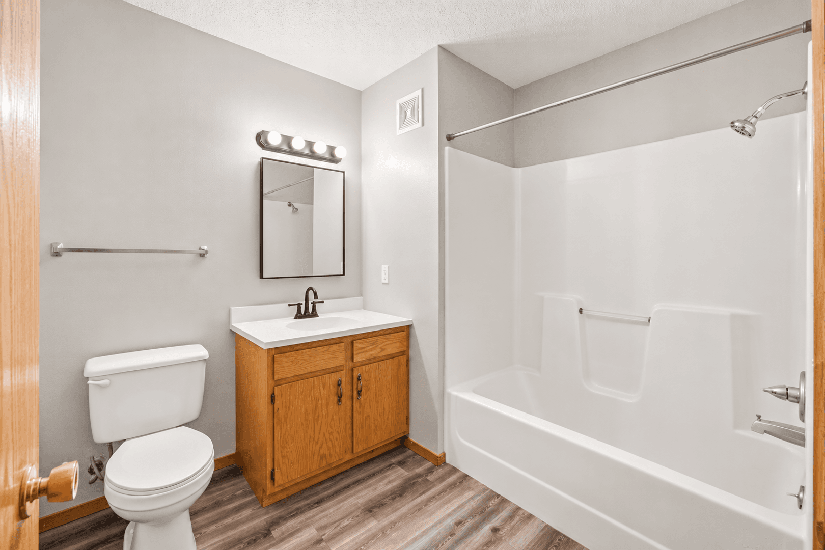 Waverly Apartment: 701 16th Street SW