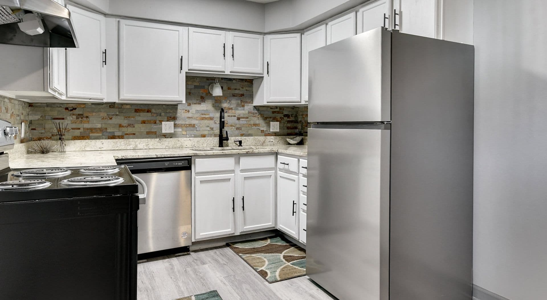 Omaha Apartment: 3816 109th Plaza