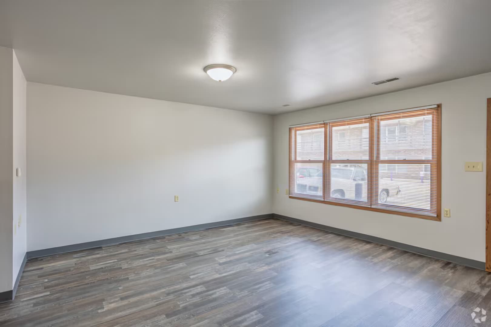 Cedar Falls Apartment: 2112 Merner Ave
