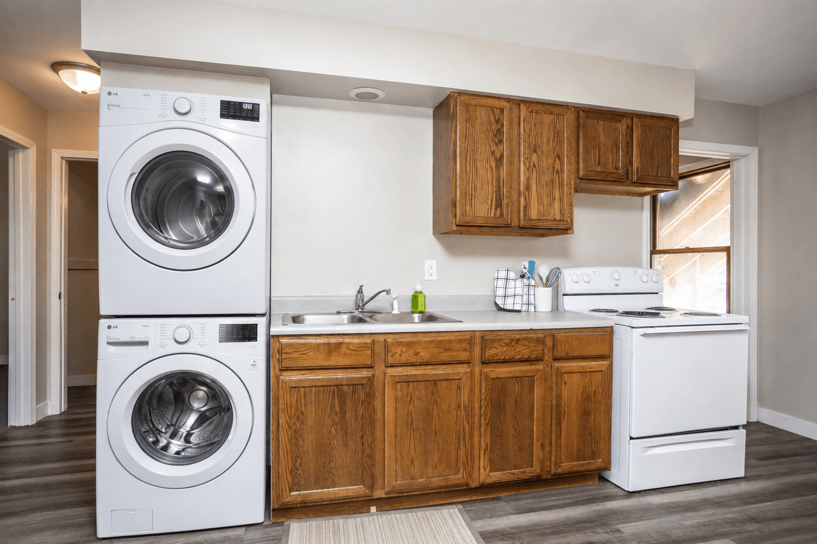 Cedar Falls Apartment: 2112 Merner Ave
