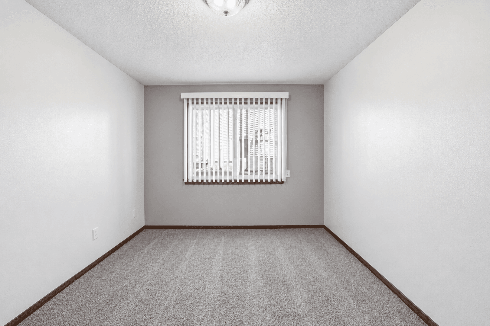 Waterloo Apartment: 1105 Kent Circle