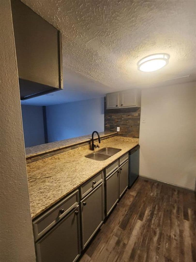 Omaha Apartment: 3816 109th Plaza
