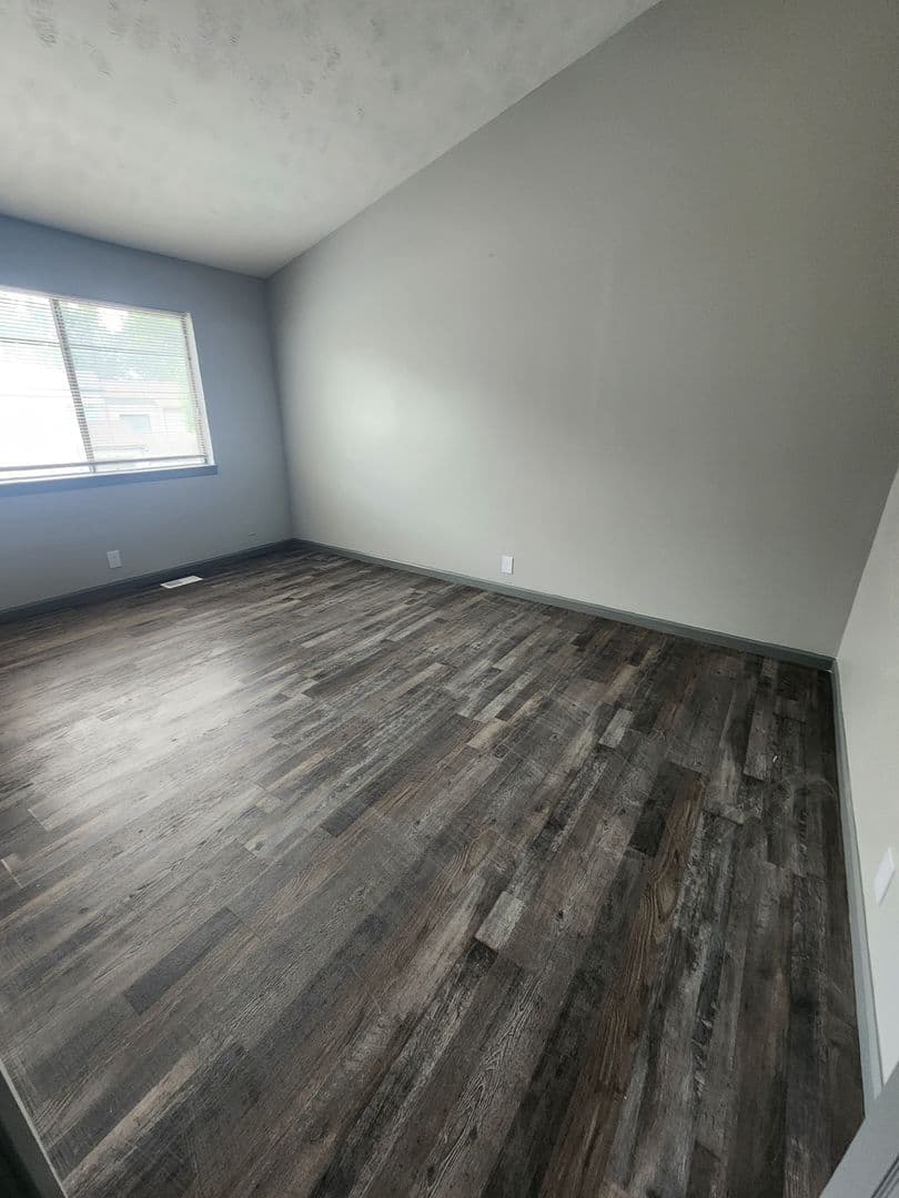 Omaha Apartment: 3816 109th Plaza