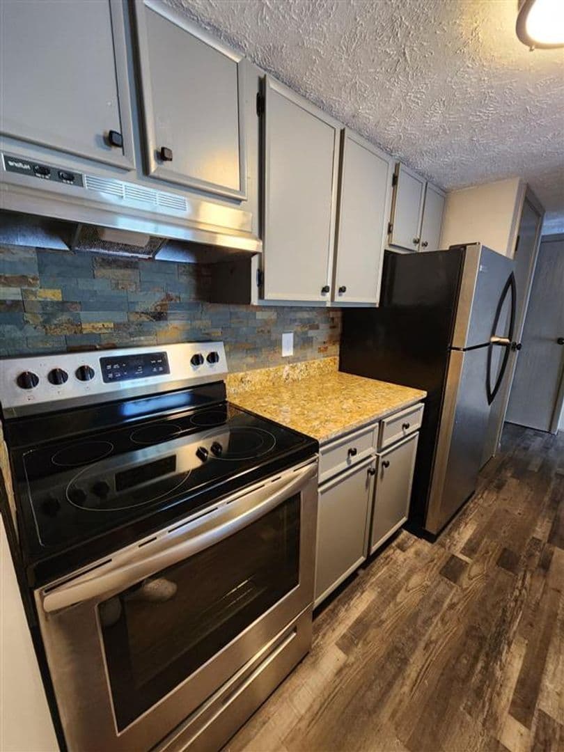 Omaha Apartment: 3816 109th Plaza