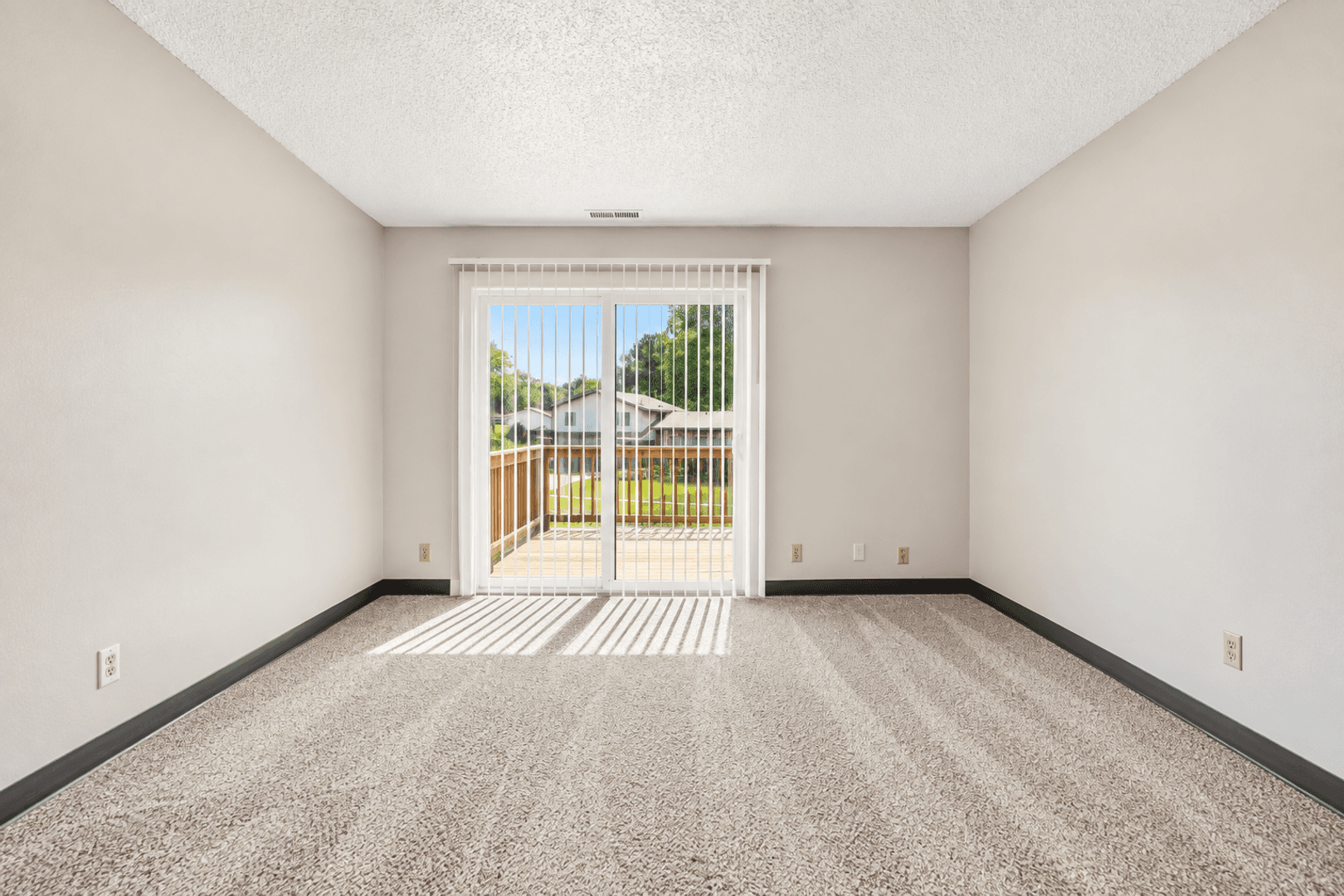 Cedar Falls Apartment: 2206 Thunder Ridge Blvd
