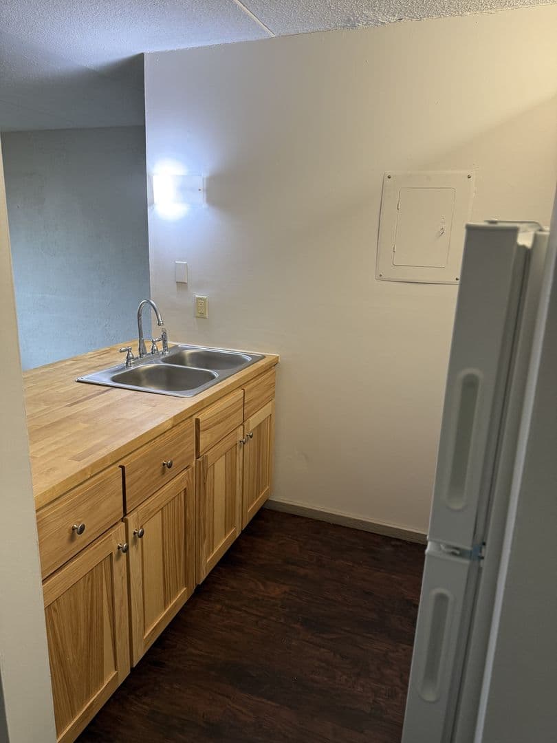 Waterloo Apartment: 1040-1138 Patrick Court