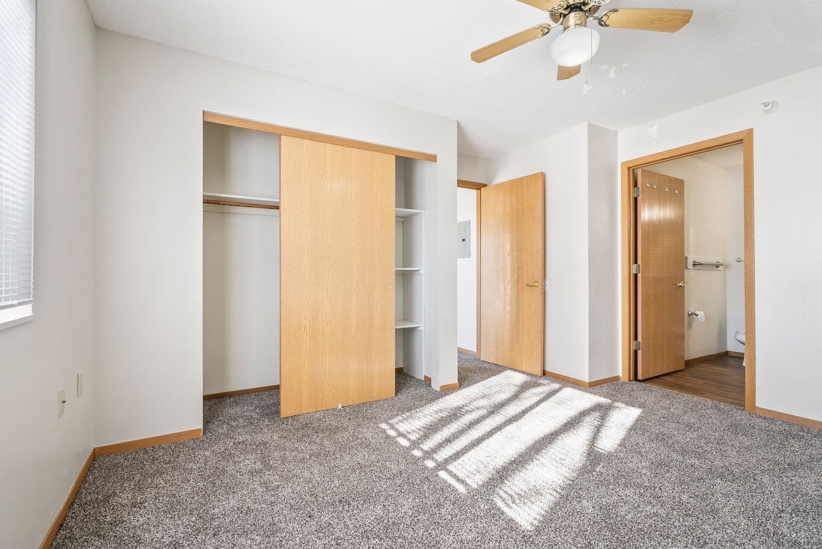 Waverly Apartment: 701 16th Street SW