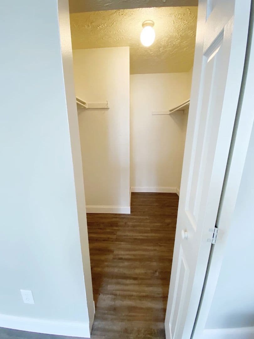 Omaha Apartment: 10505 Evans Plaza
