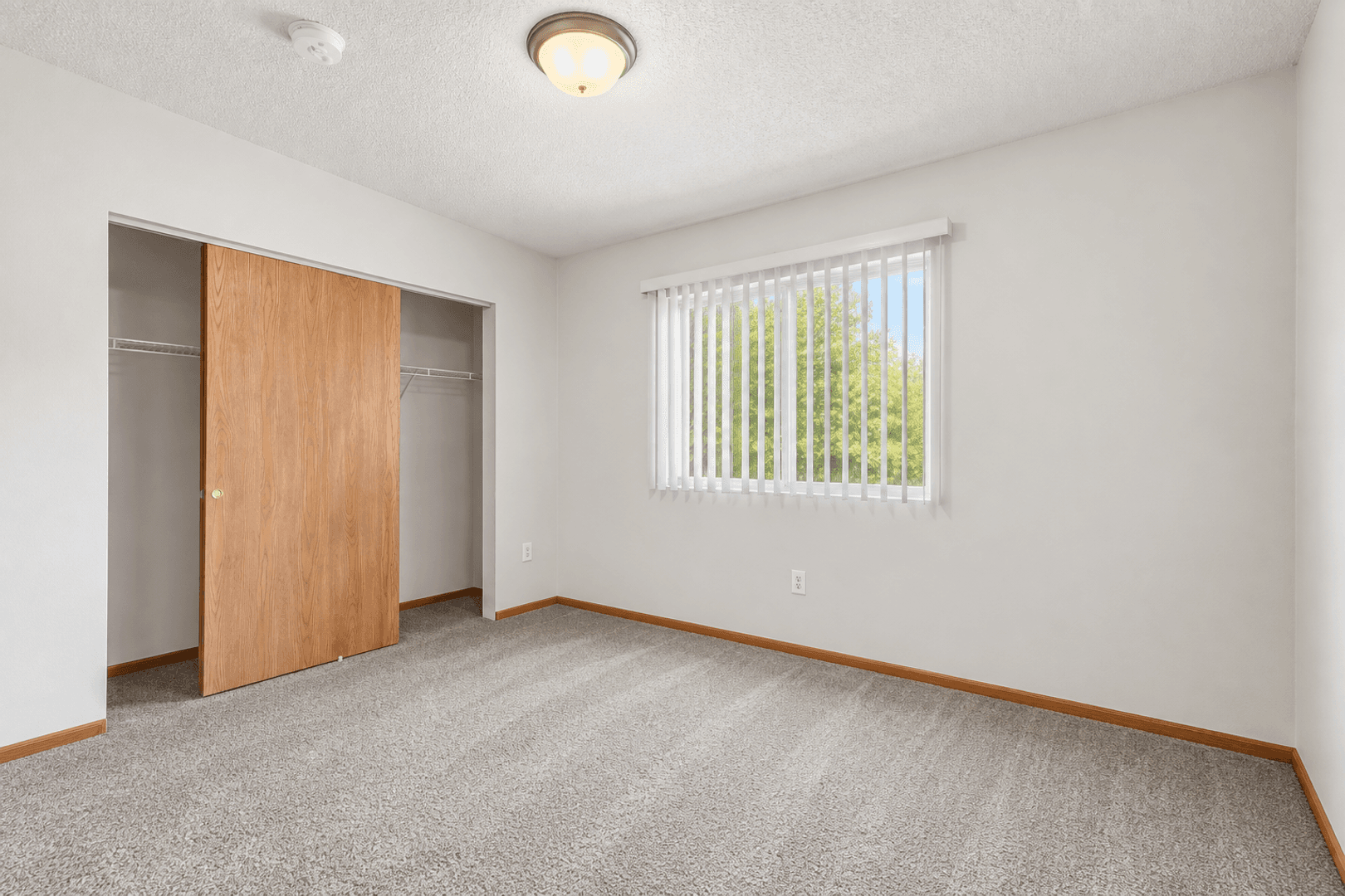 Waterloo Apartment: 3855 Pineview Place