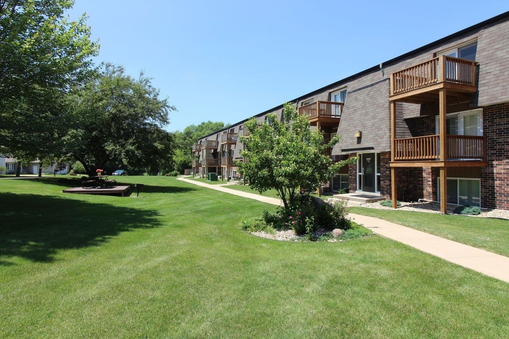 Cedar Falls Apartment: 2206 Thunder Ridge Blvd
