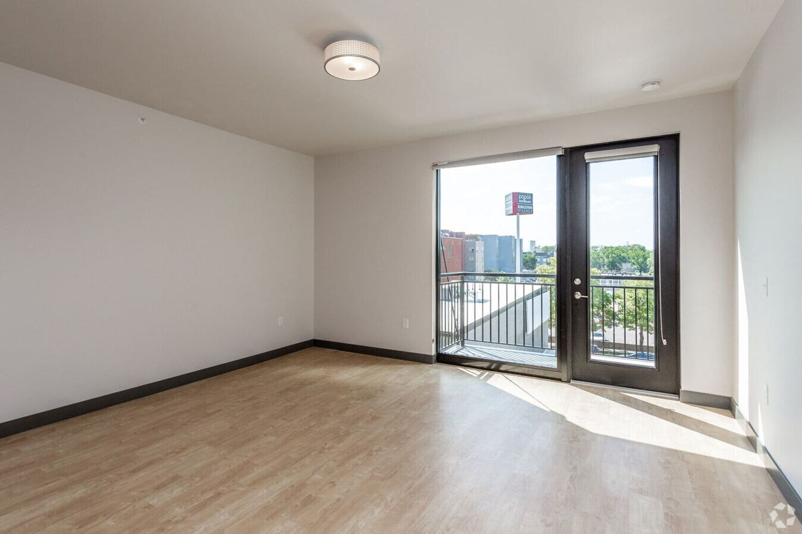 Cedar Rapids Apartment: 245 2nd Street SW
