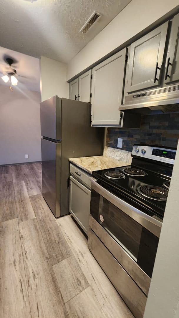 Omaha Apartment: 3816 109th Plaza