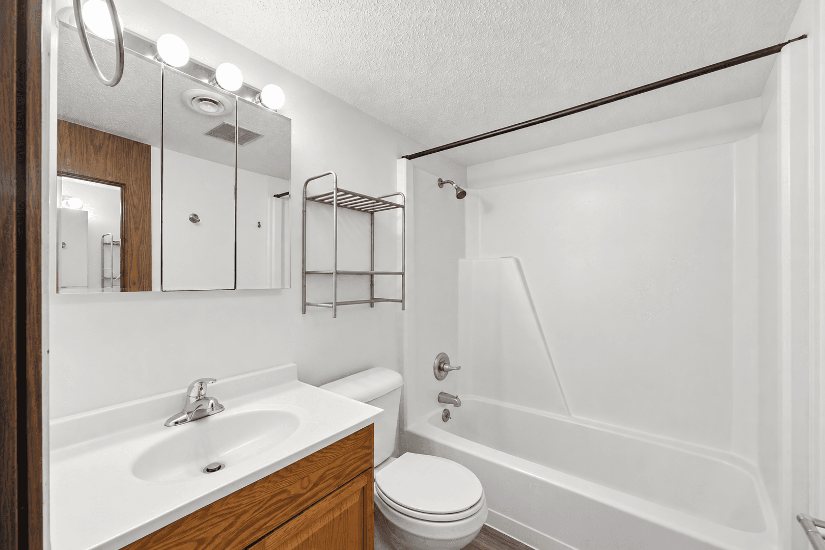 Waterloo Apartment: 3805-3807 West 4th Street