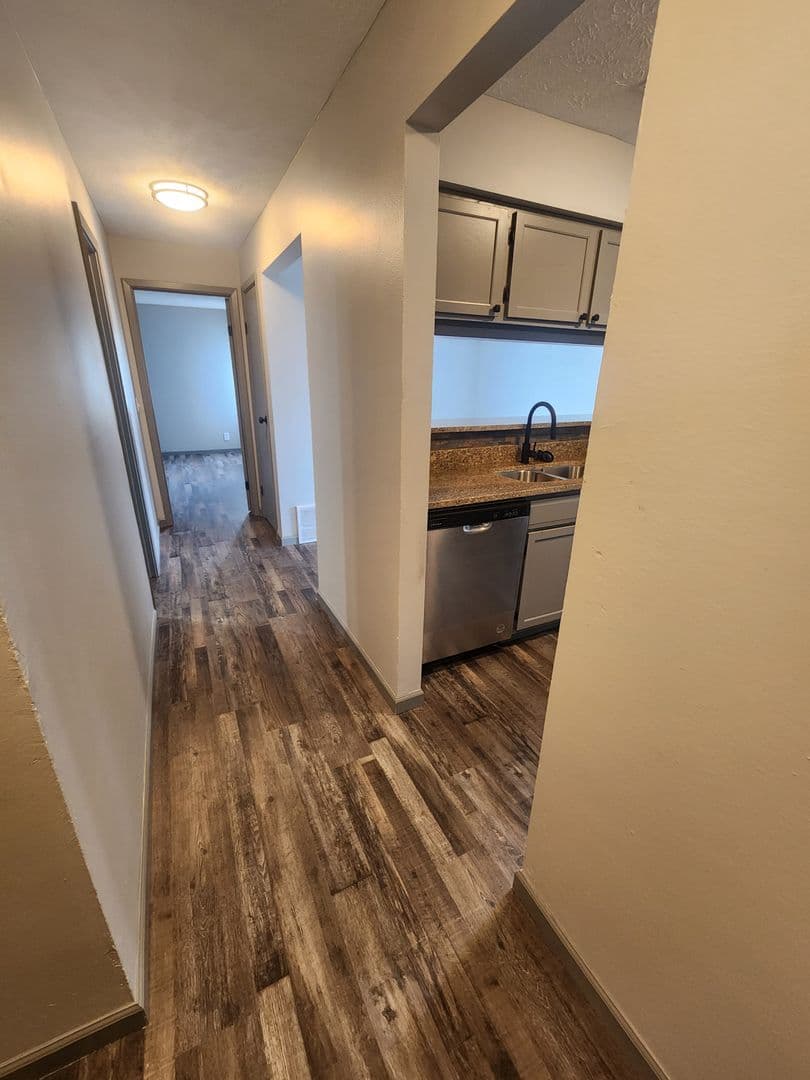 Omaha Apartment: 3816 109th Plaza