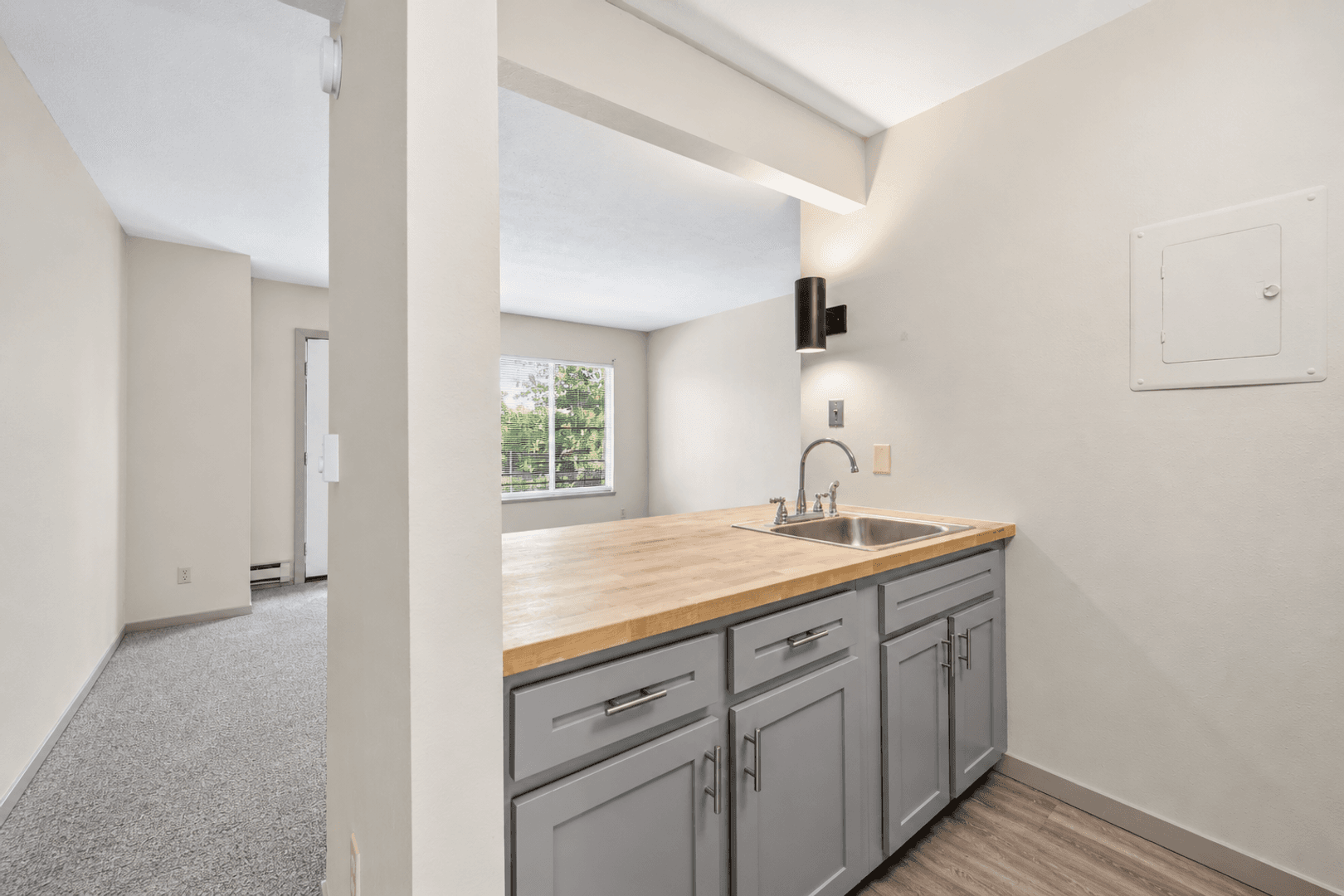 Waterloo Apartment: 1040-1138 Patrick Court
