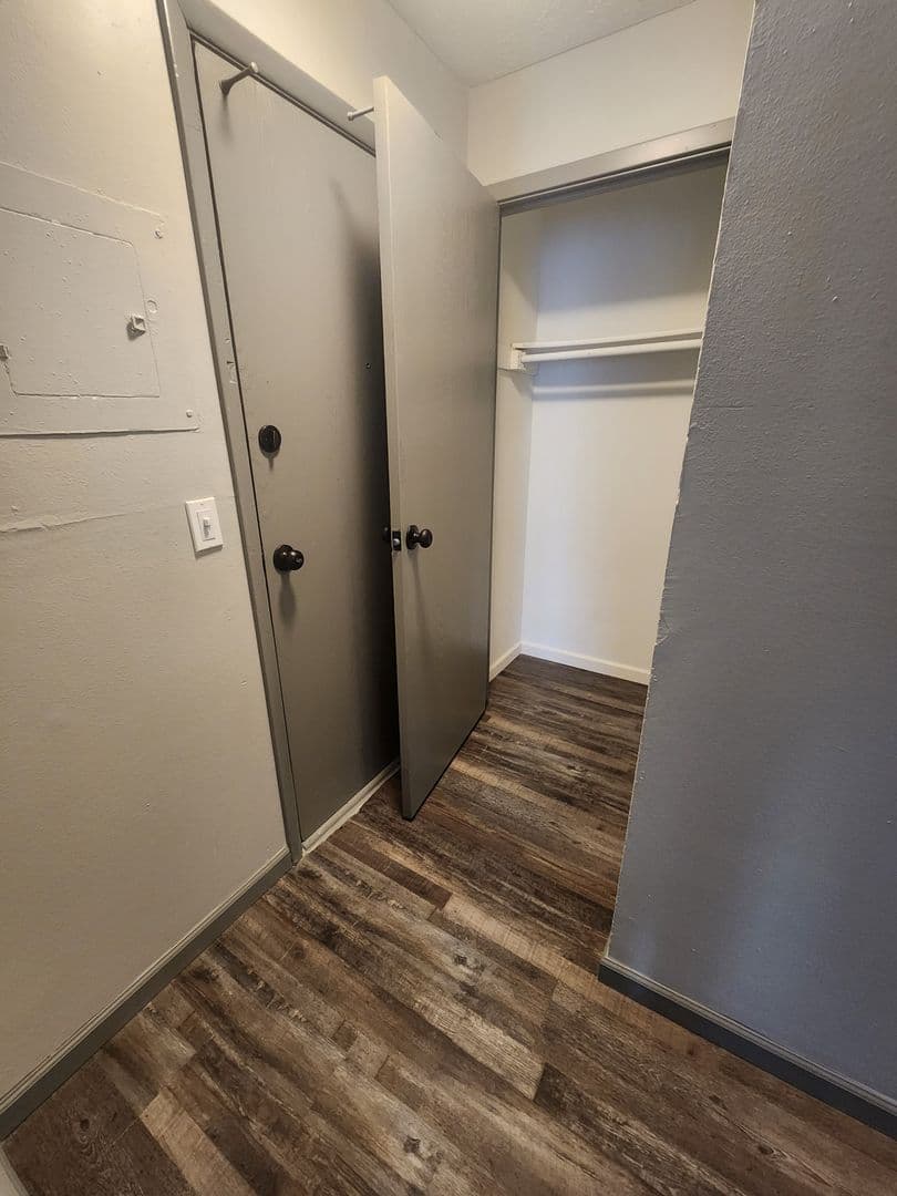 Omaha Apartment: 3816 109th Plaza