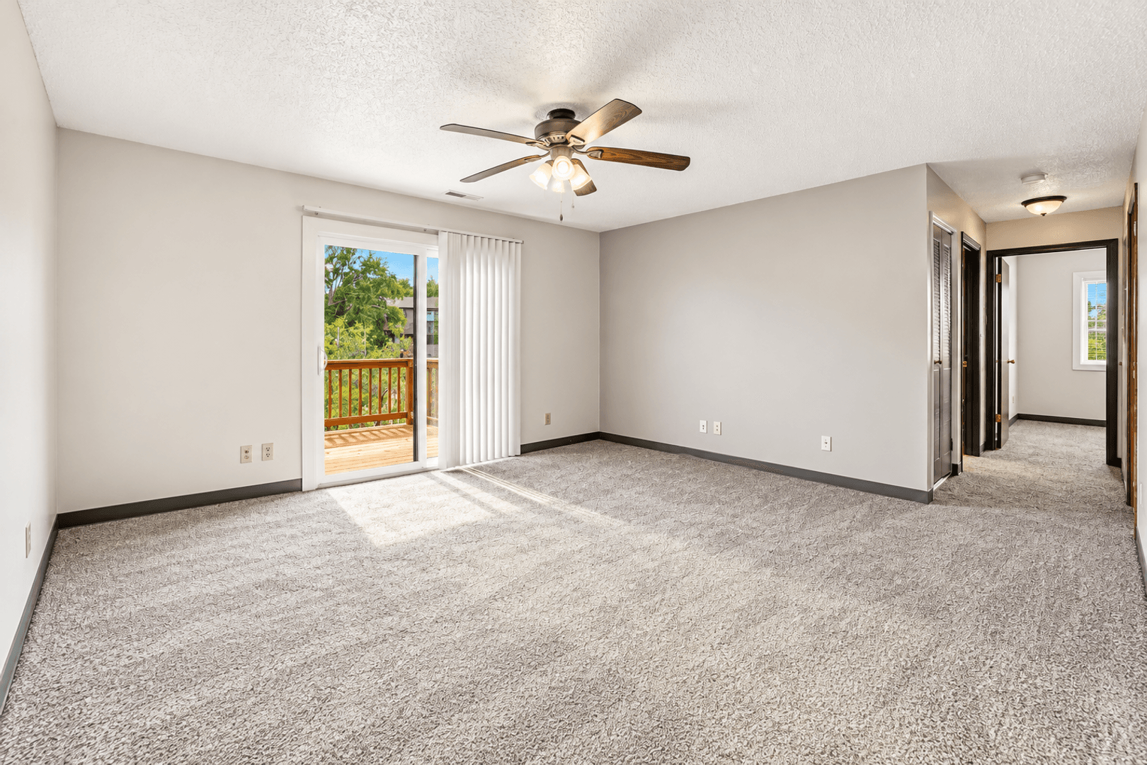 Cedar Falls Apartment: 2206 Thunder Ridge Blvd