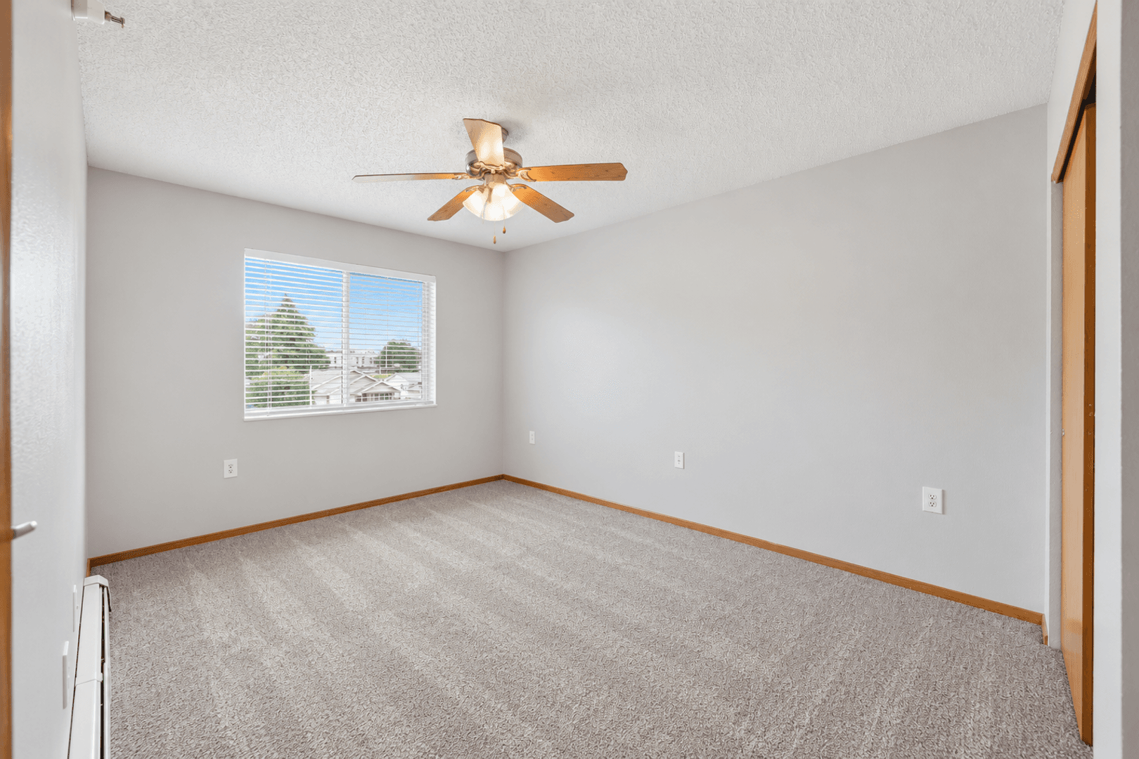Waverly Apartment: 701 16th Street SW