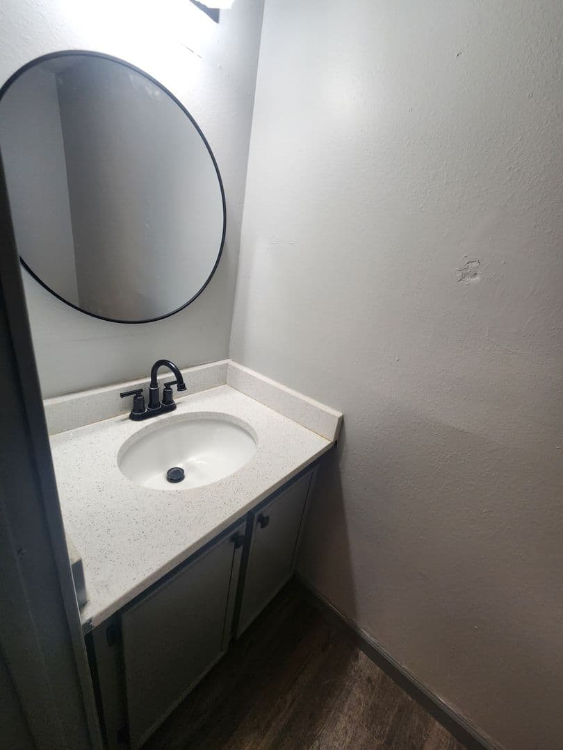 Omaha Apartment: 3816 109th Plaza