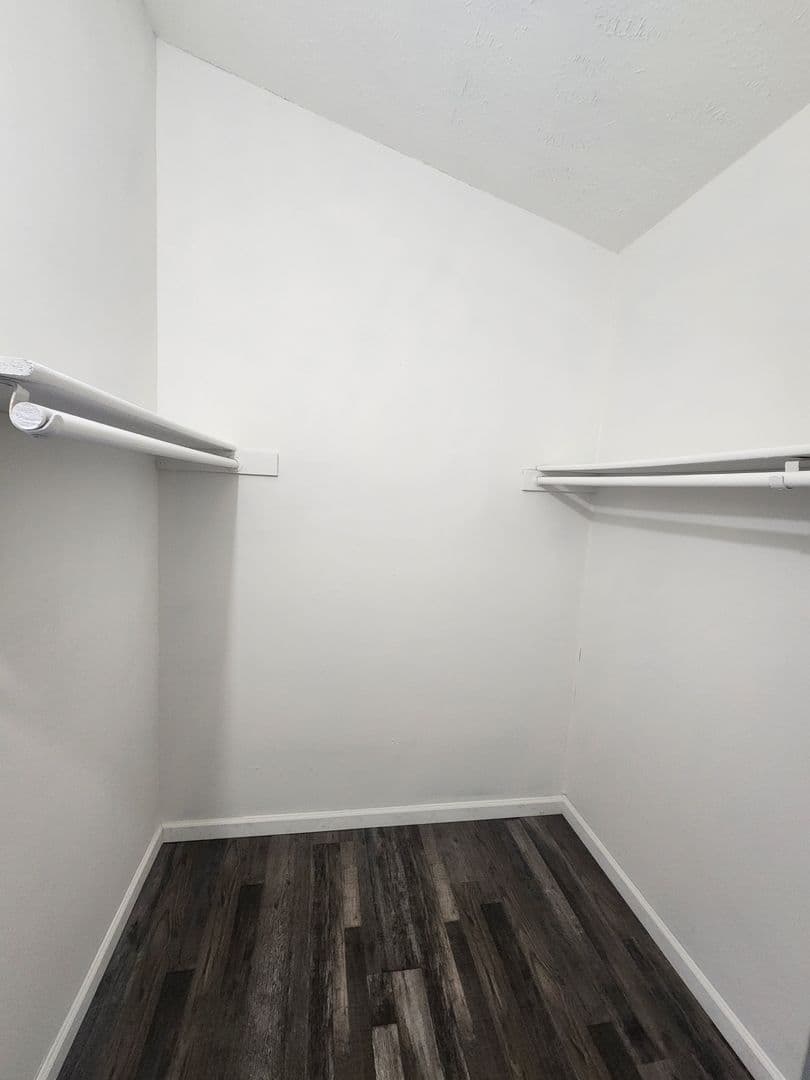 Omaha Apartment: 3816 109th Plaza