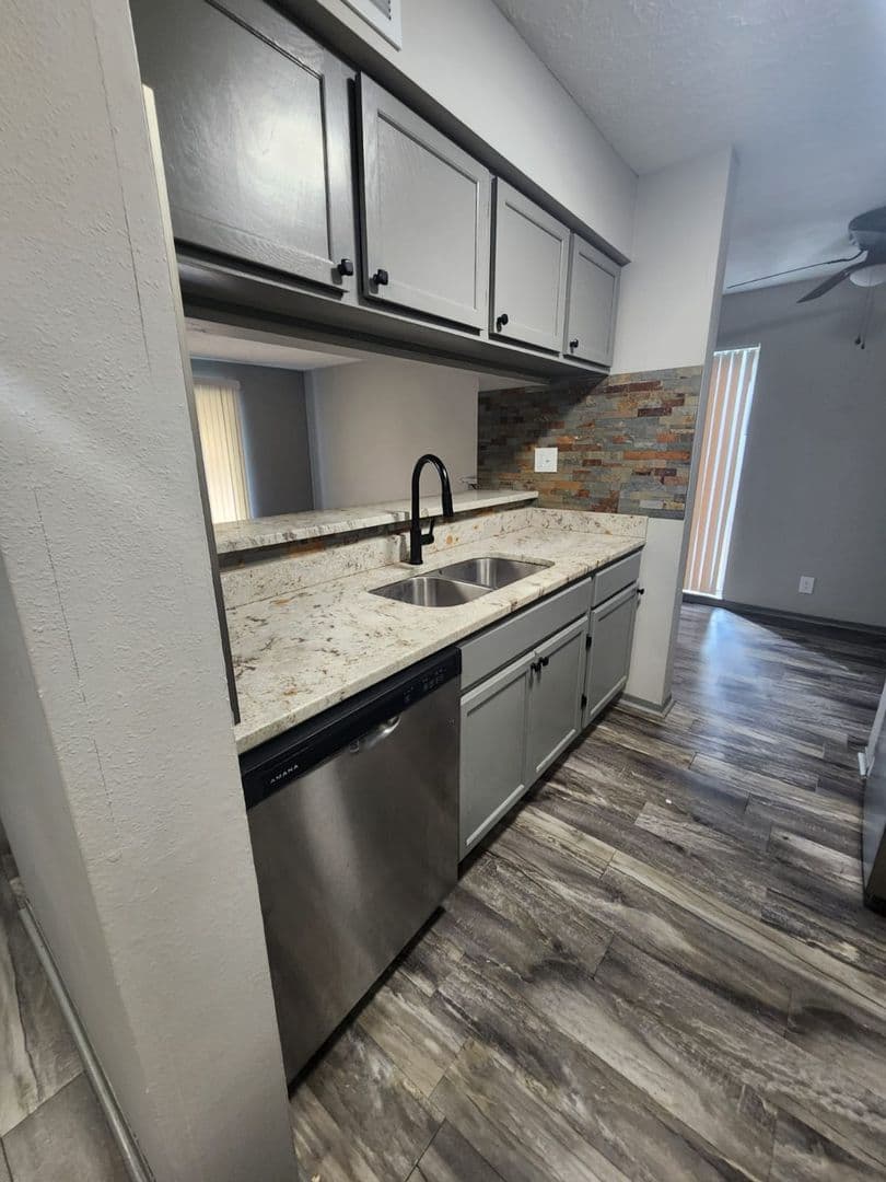 Omaha Apartment: 3816 109th Plaza