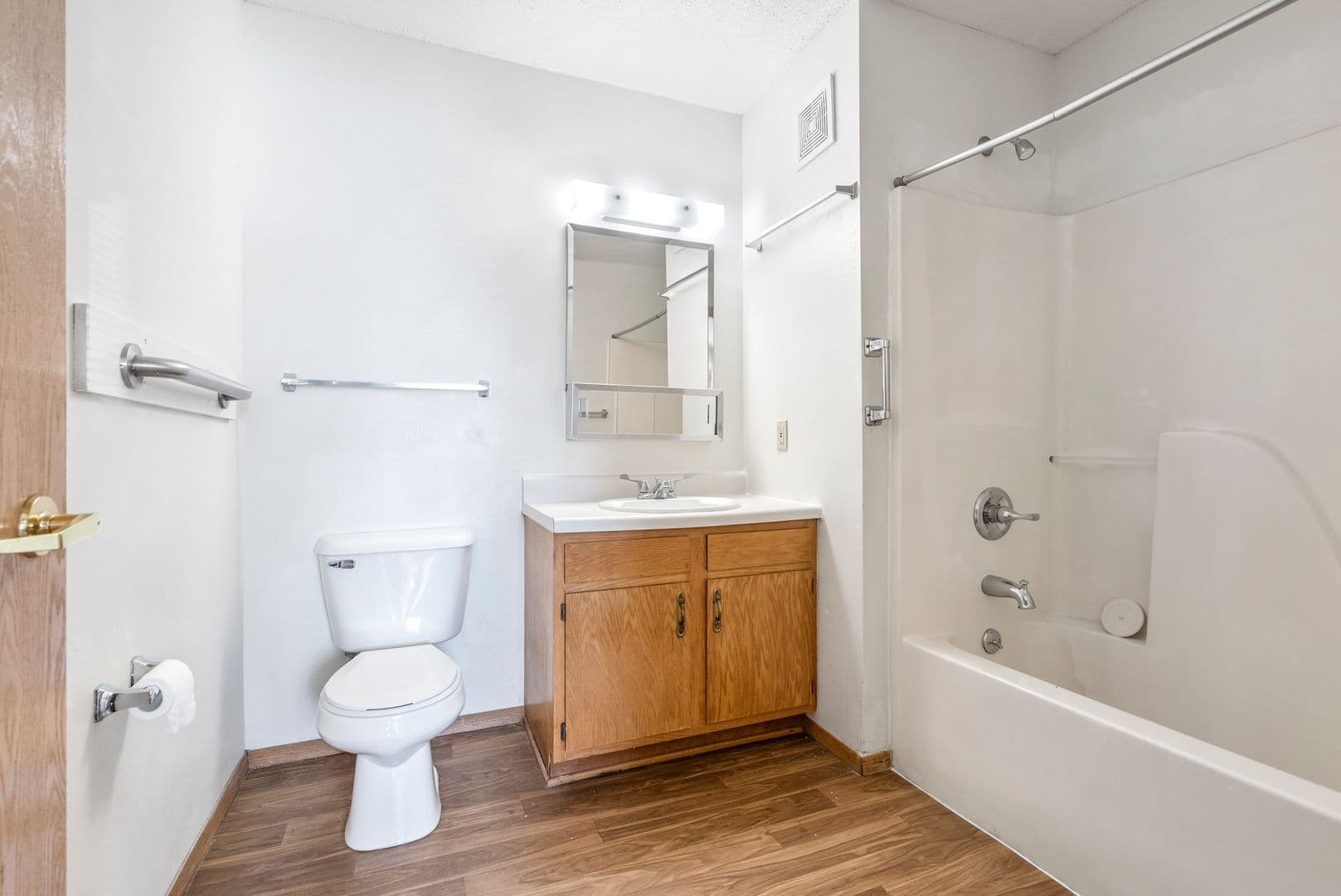 Waverly Apartment: 701 16th Street SW