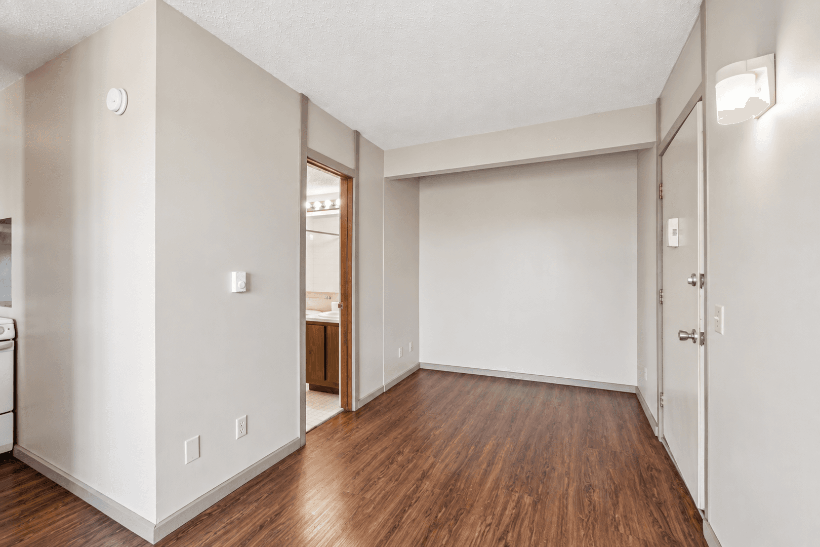 Waterloo Apartment: 1040-1138 Patrick Court