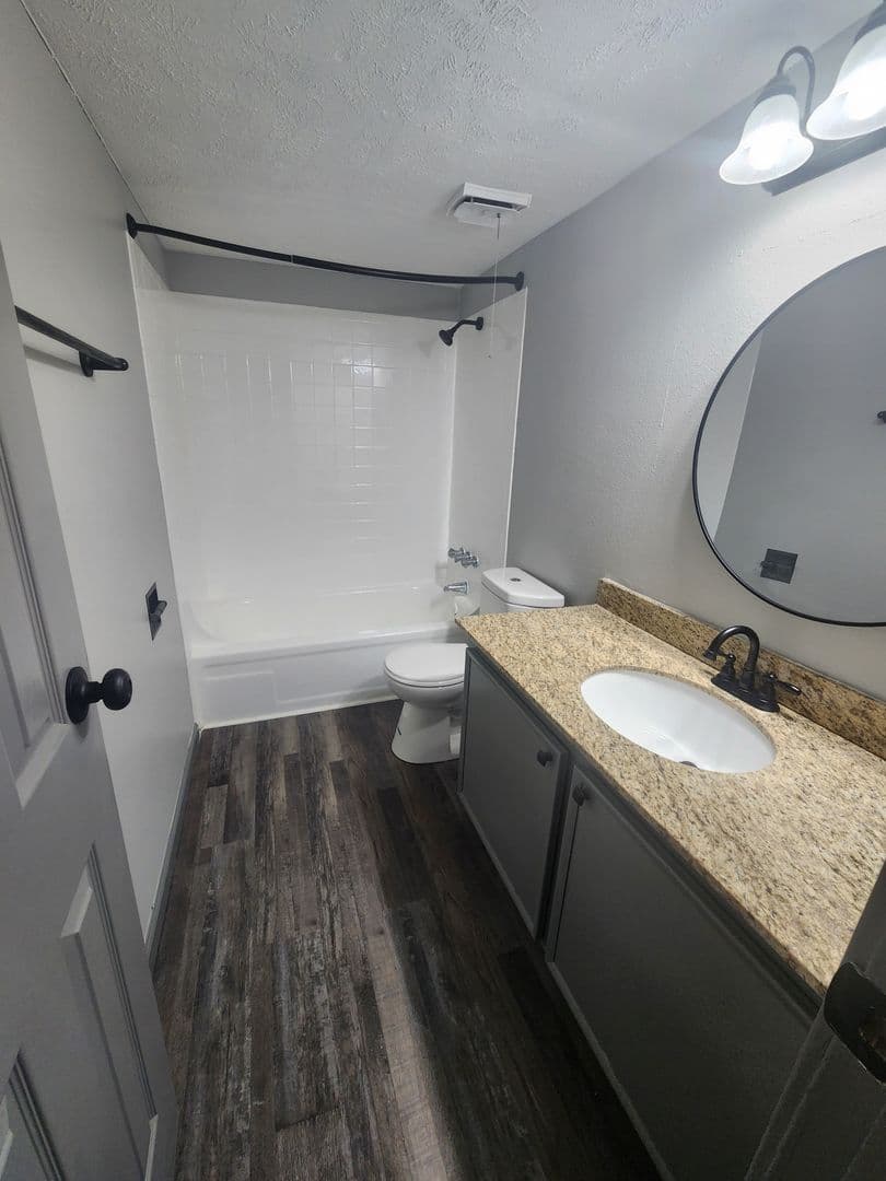 Omaha Apartment: 3816 109th Plaza