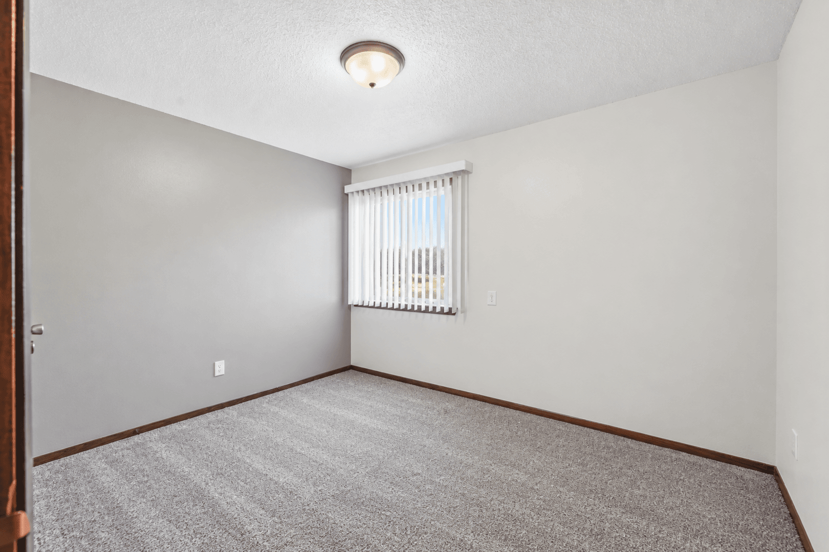 Waterloo Apartment: 1105 Kent Circle