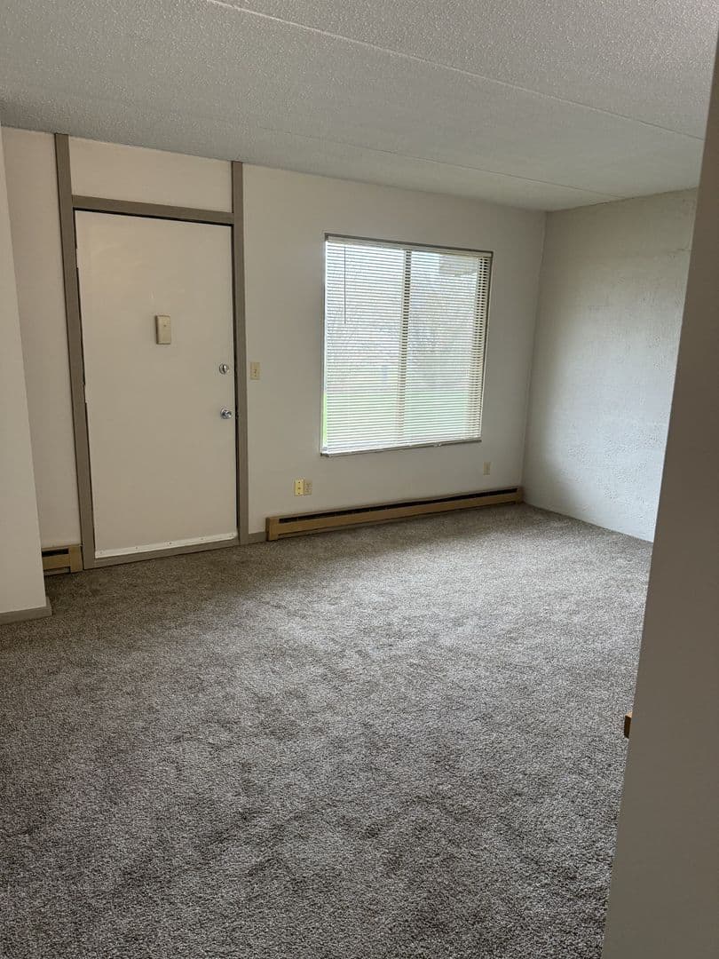 Waterloo Apartment: 1040-1138 Patrick Court